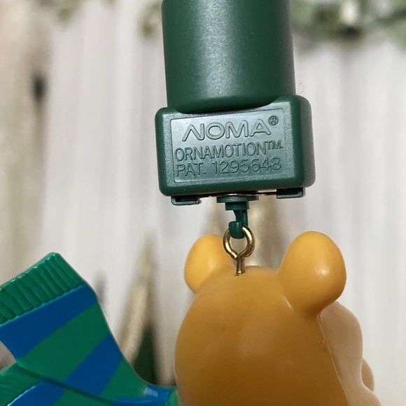 Vtg 1989 Alderbrook noma Pooh skating rotation ornament - Picture 8 of 12